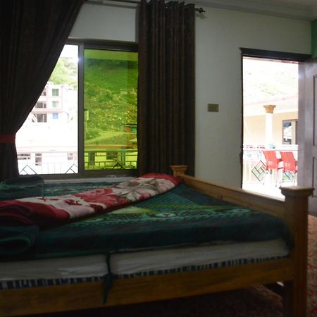 Hotel Pine Hills, Naran Eksteriør bilde