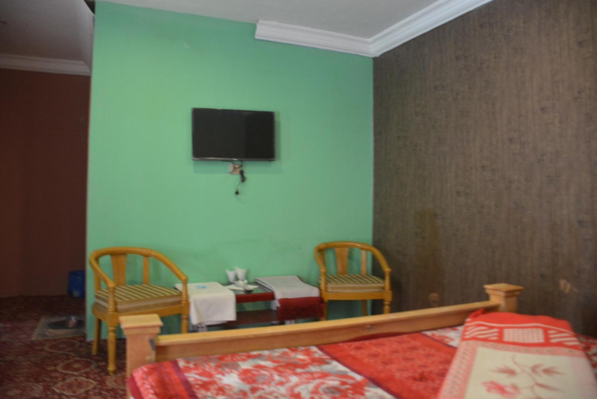 Hotel Pine Hills, Naran Eksteriør bilde