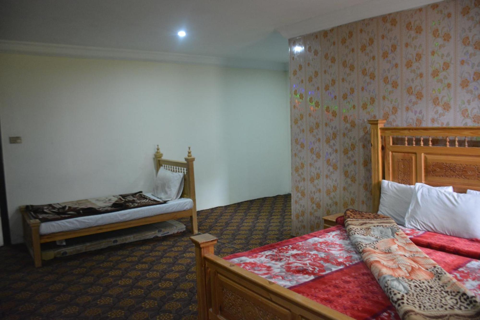 Hotel Pine Hills, Naran Eksteriør bilde