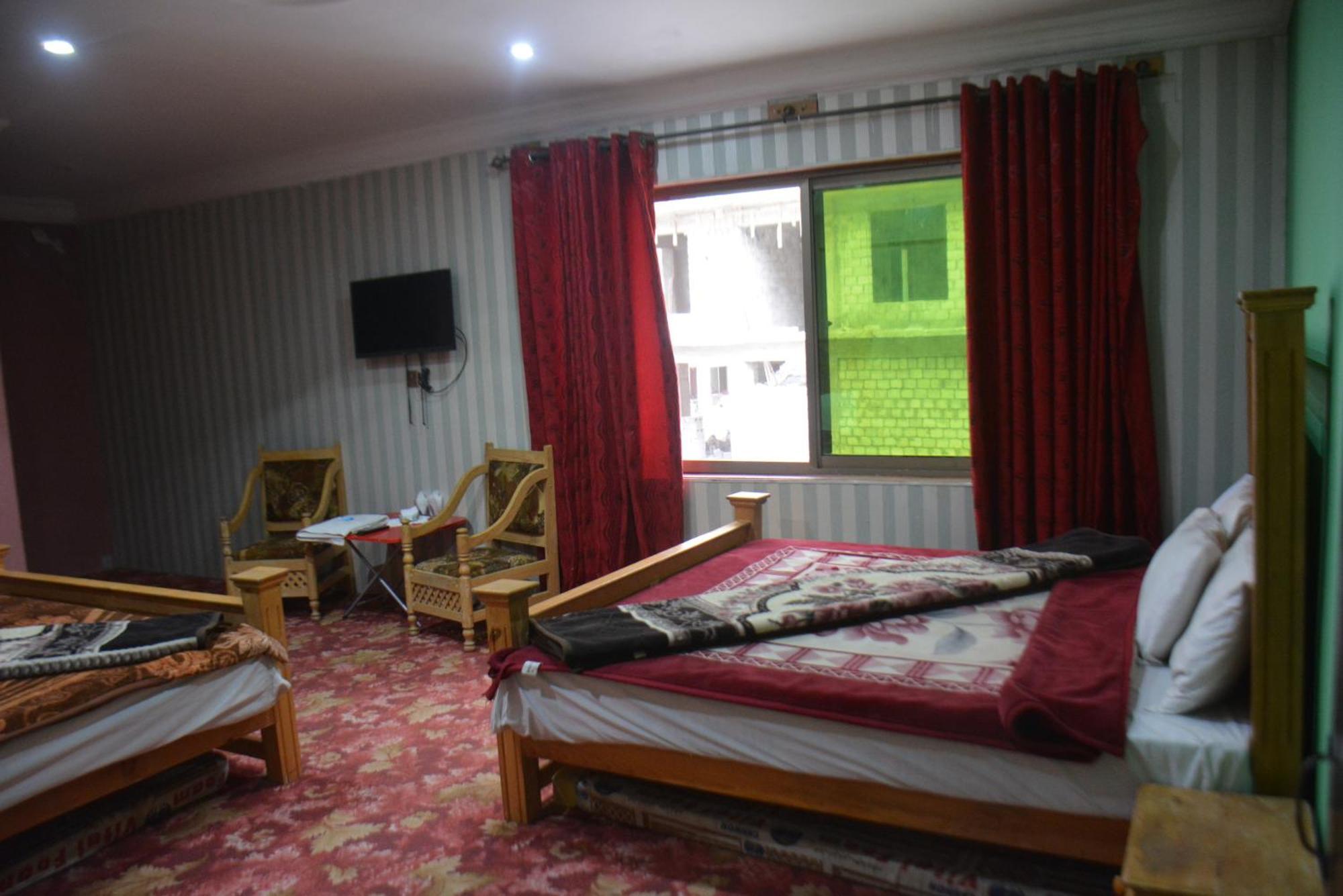 Hotel Pine Hills, Naran Eksteriør bilde