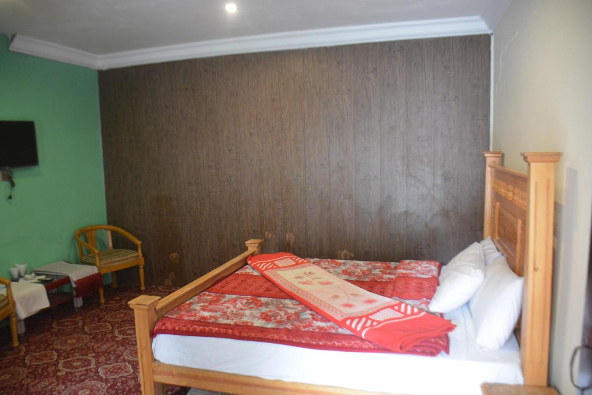 Hotel Pine Hills, Naran Eksteriør bilde